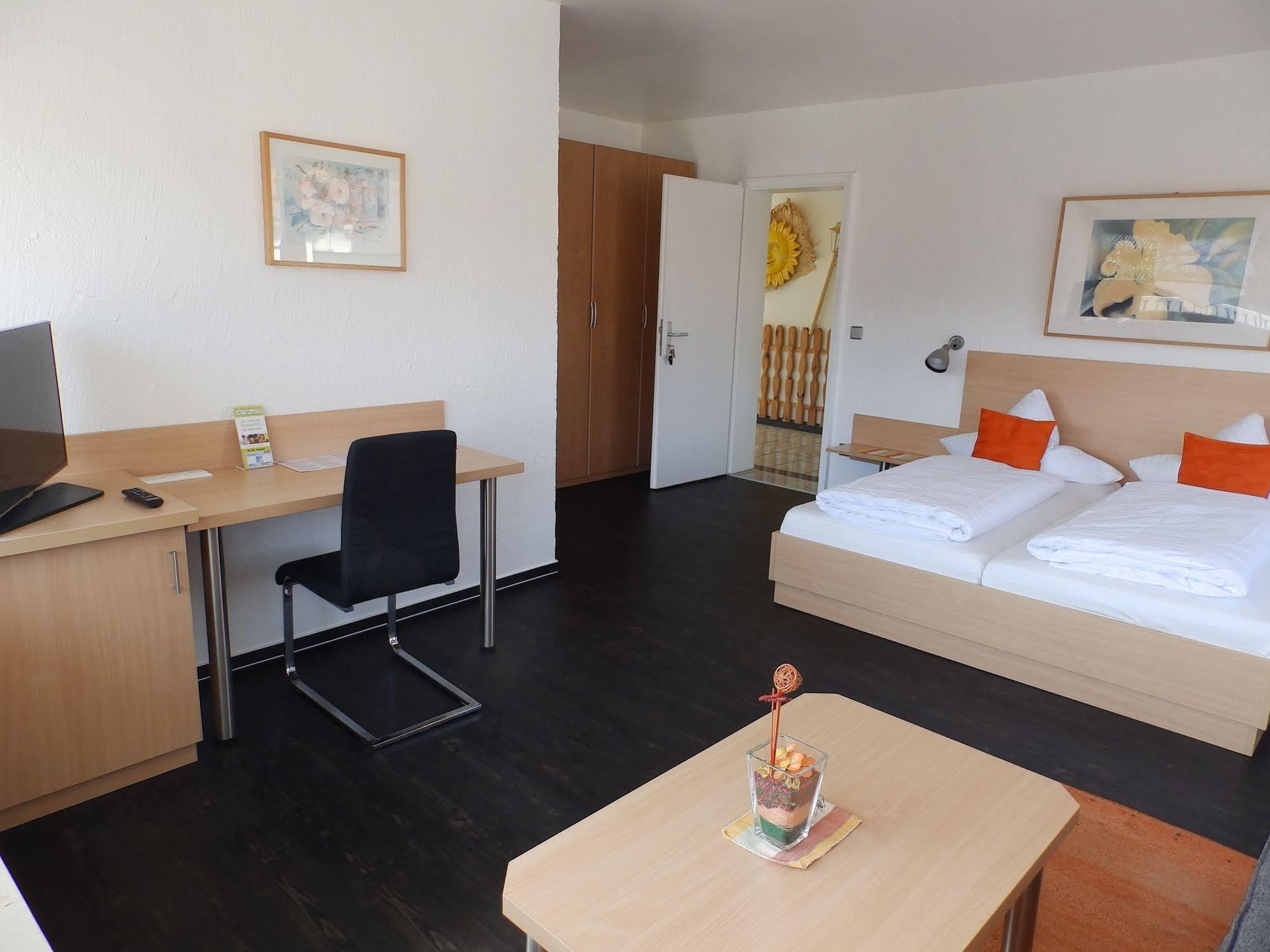 H41 Inn Hotel Garni Freiburg (Adults Only) غوندلفينجن المظهر الخارجي الصورة