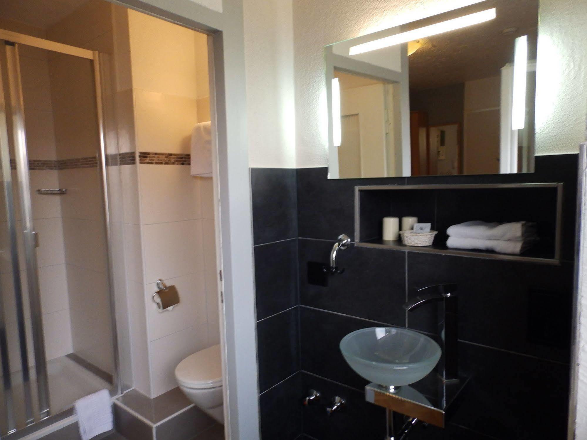 H41 Inn Hotel Garni Freiburg (Adults Only) غوندلفينجن المظهر الخارجي الصورة