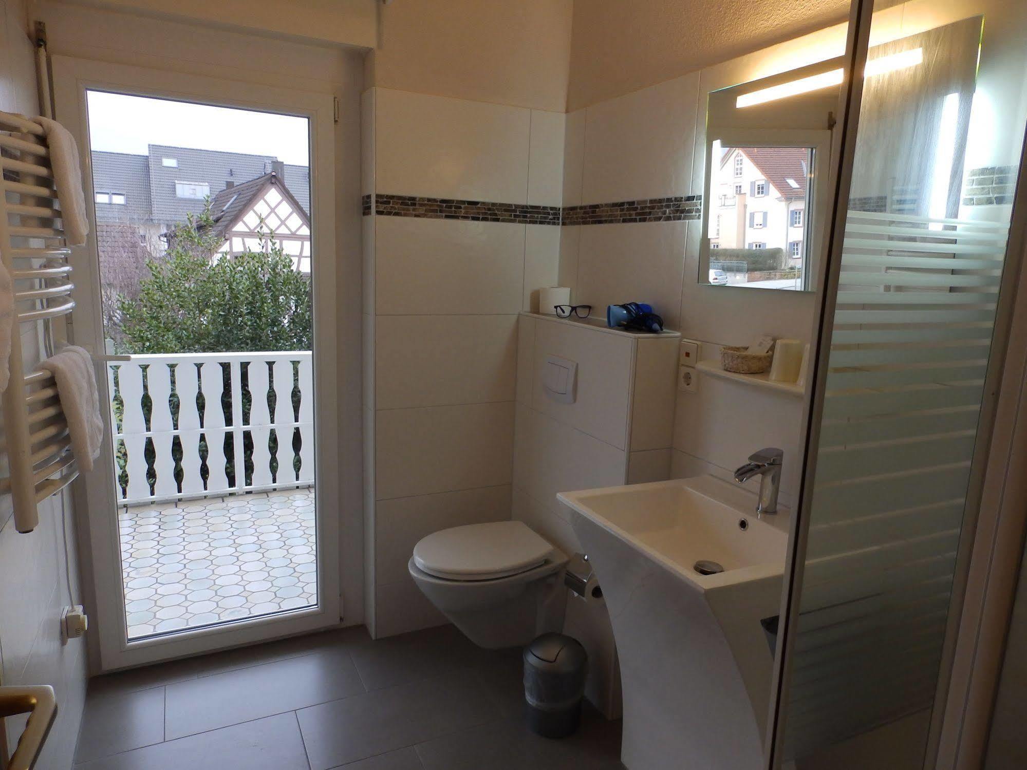 H41 Inn Hotel Garni Freiburg (Adults Only) غوندلفينجن المظهر الخارجي الصورة