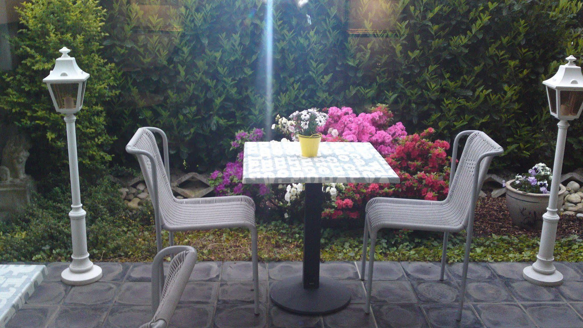 H41 Inn Hotel Garni Freiburg (Adults Only) غوندلفينجن المظهر الخارجي الصورة