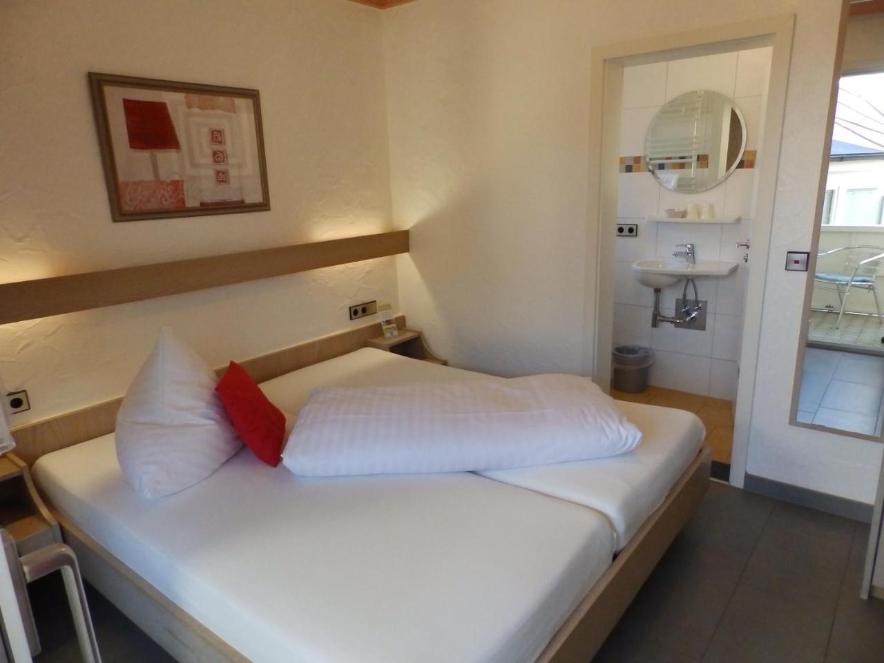 H41 Inn Hotel Garni Freiburg (Adults Only) غوندلفينجن المظهر الخارجي الصورة