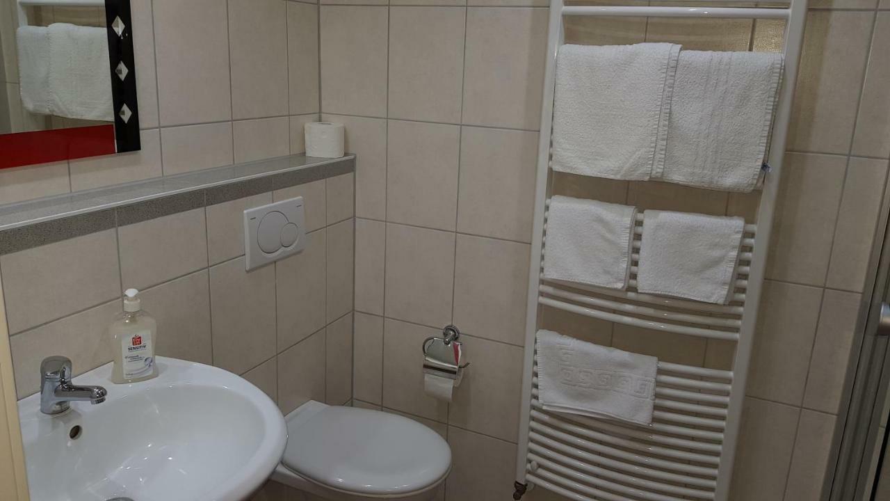 H41 Inn Hotel Garni Freiburg (Adults Only) غوندلفينجن المظهر الخارجي الصورة